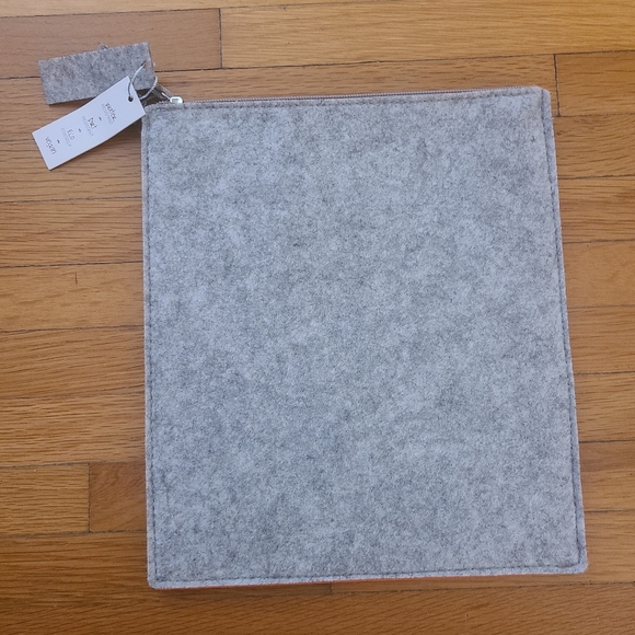 LucaLily - Vegan/Eco Friendly Laptop and Tablet Cases - Picture 3 of 5